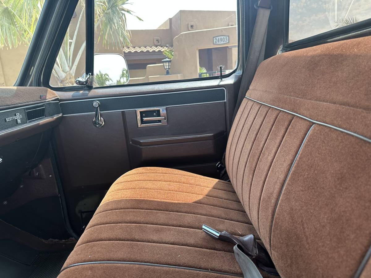 Chevrolet-silverado-1500-1984-15