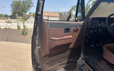 Chevrolet-silverado-1500-1984-18