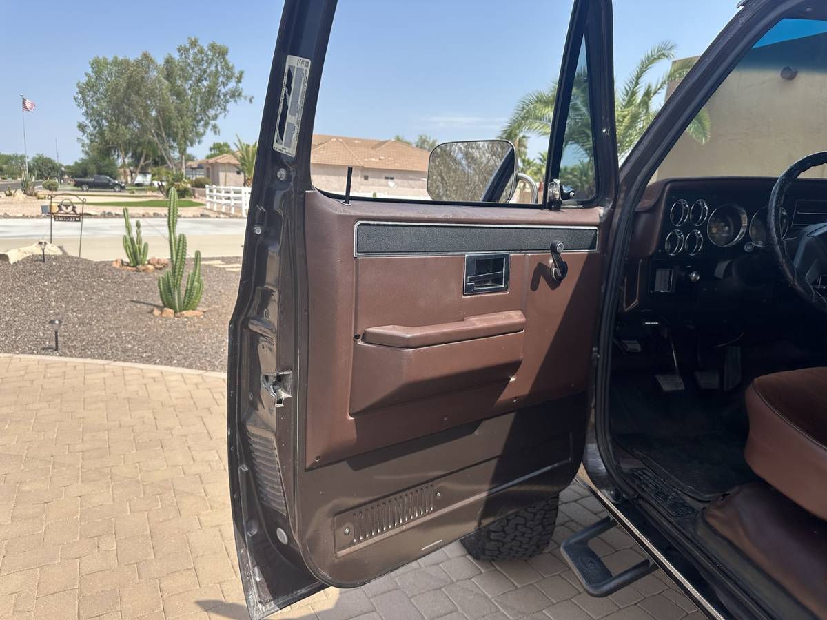 Chevrolet-silverado-1500-1984-18
