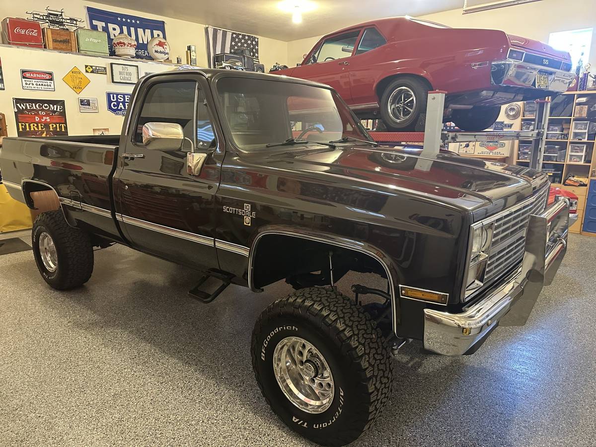 Chevrolet-silverado-1500-1984-23