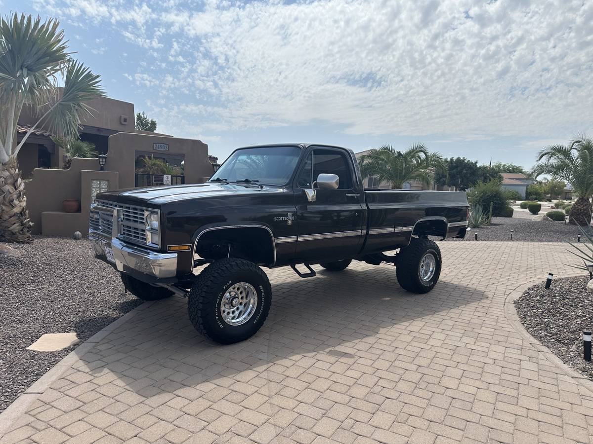 Chevrolet-silverado-1500-1984-3