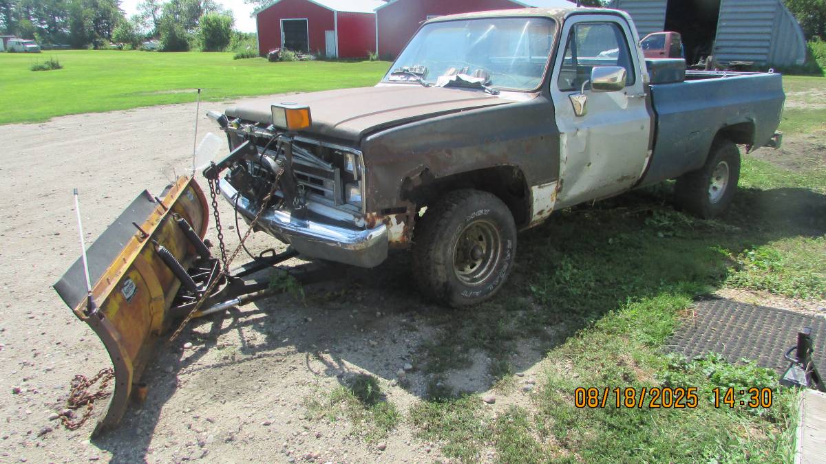 Chevrolet-silverado-1500-1984-blue-1