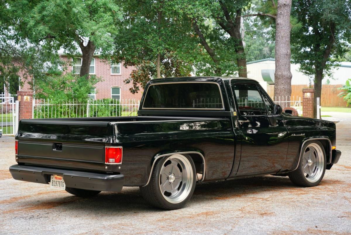 Chevrolet-silverado-1500-1985-black-10