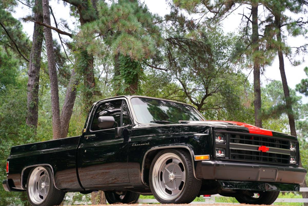 Chevrolet-silverado-1500-1985-black-11