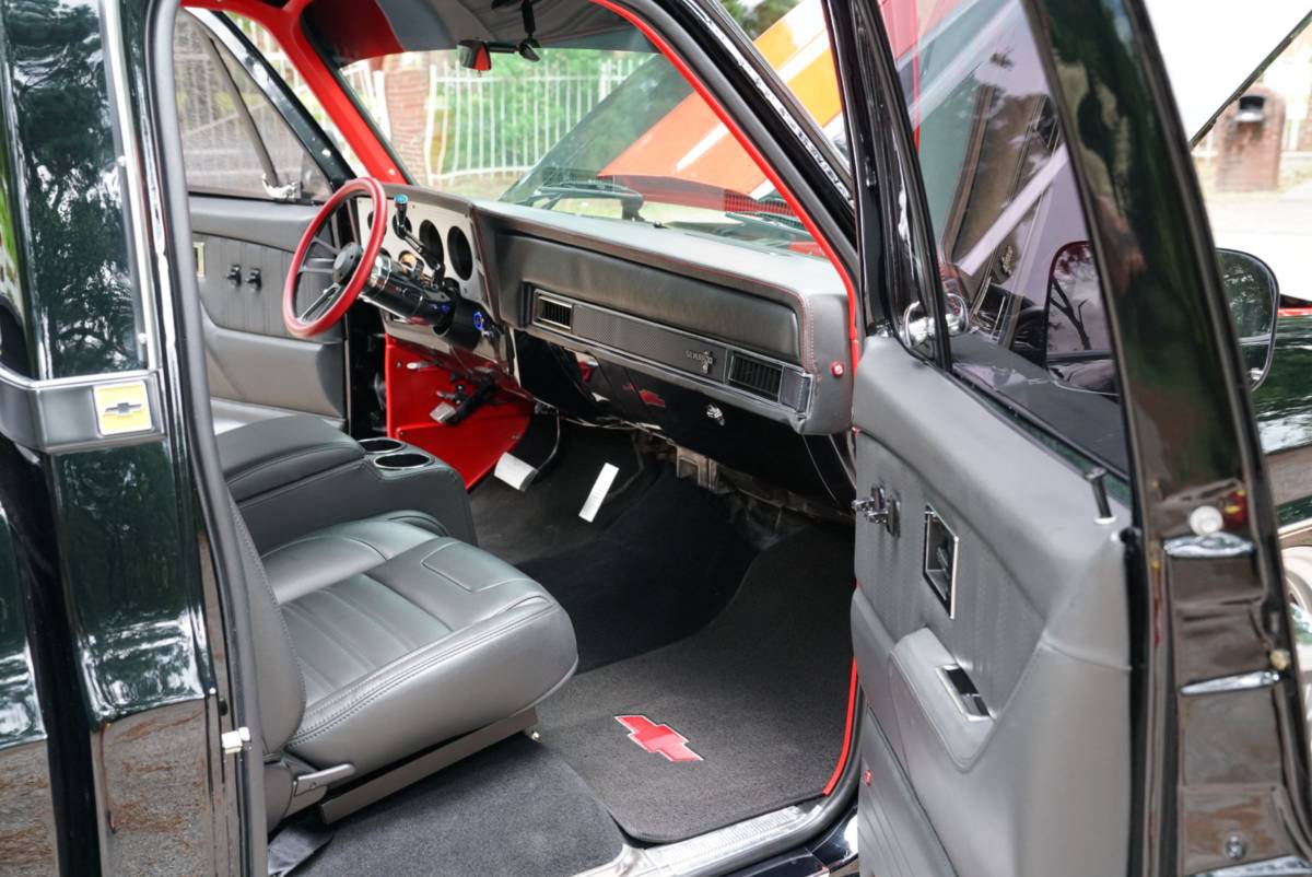 Chevrolet-silverado-1500-1985-black-4