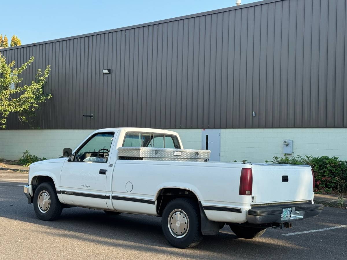 Chevrolet-silverado-1500-1989-white-10