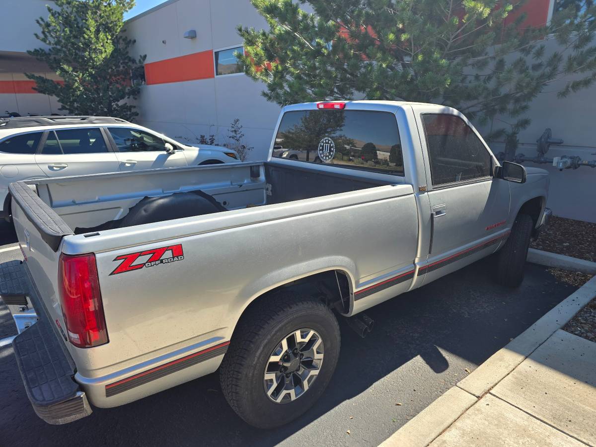 Chevrolet-silverado-1500-1992-silver-1