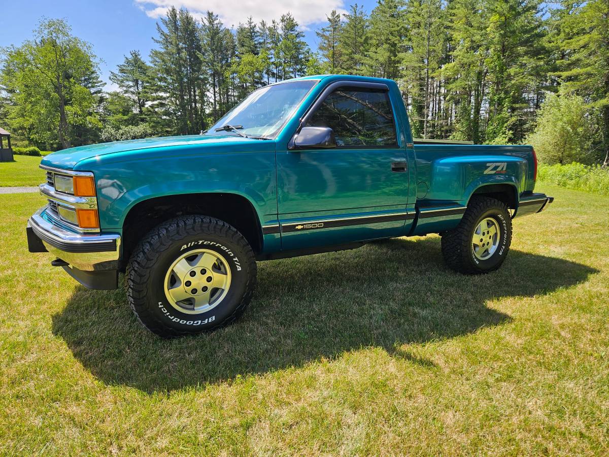 Chevrolet-silverado-1500-1995-green-1