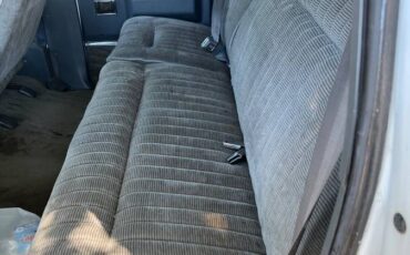 Chevrolet-silverado-1500-suburban-1990-white-11