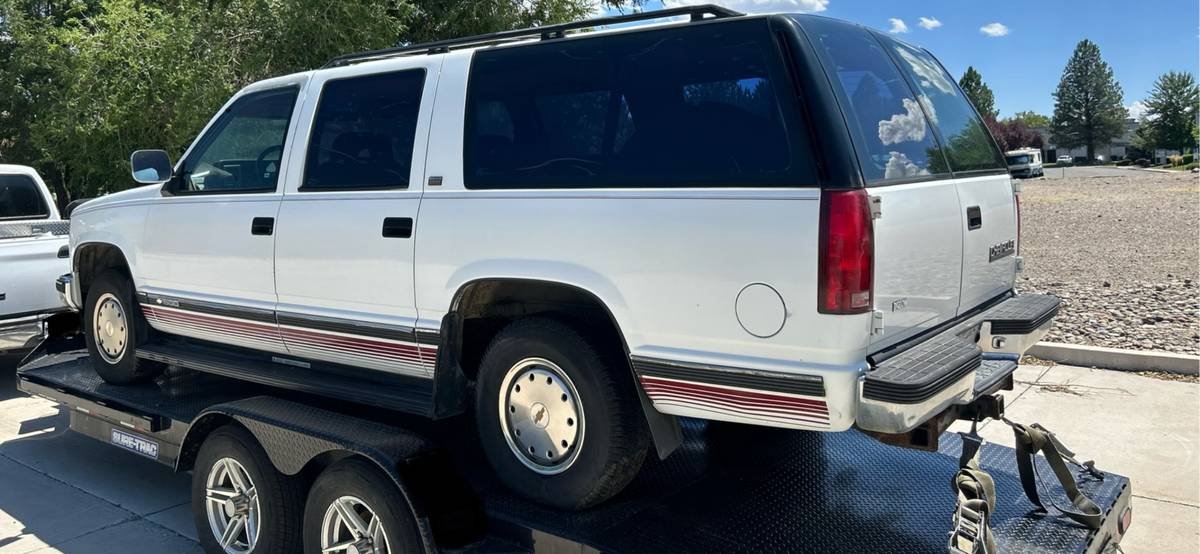 Chevrolet-silverado-1500-suburban-1992-2