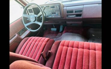 Chevrolet-silverado-1500-suburban-1992-3