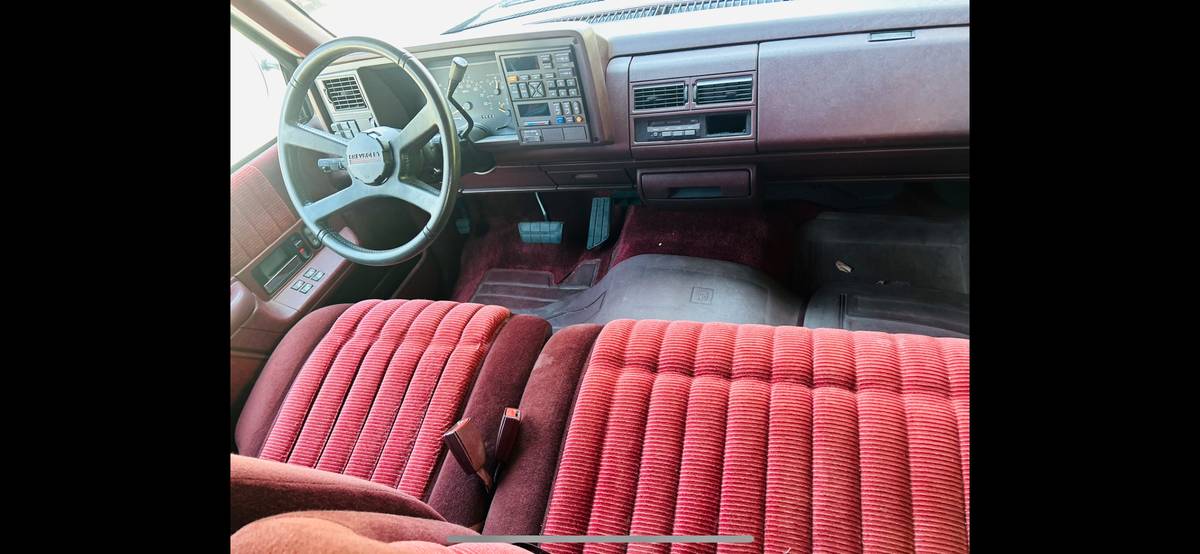 Chevrolet-silverado-1500-suburban-1992-4