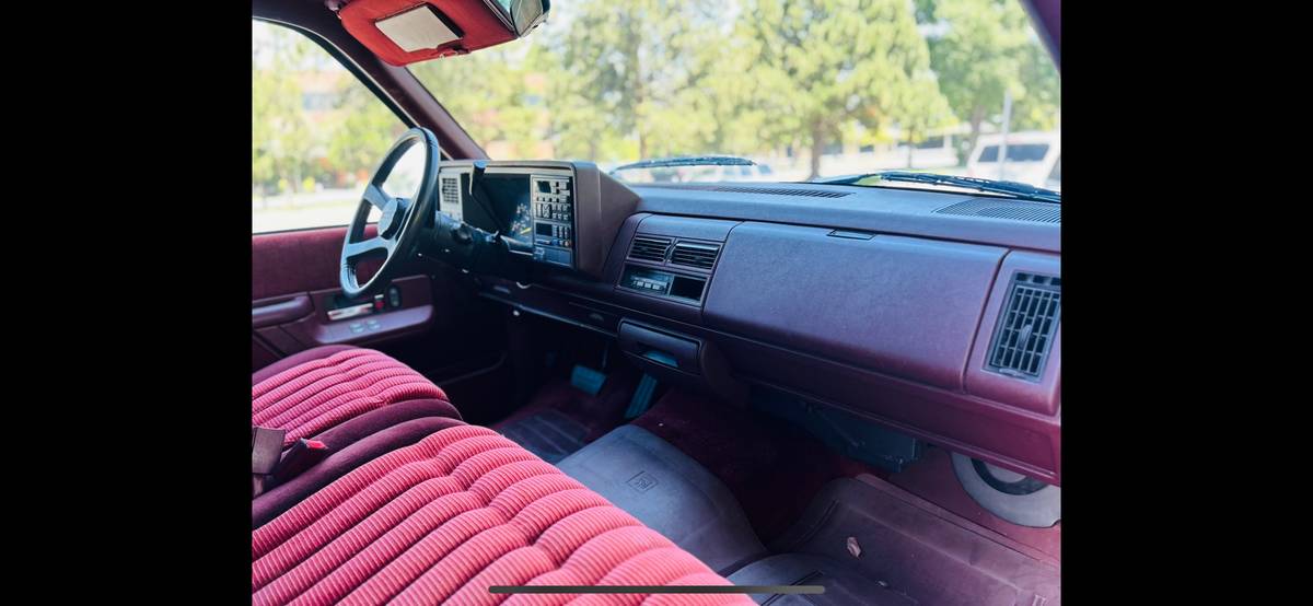 Chevrolet-silverado-1500-suburban-1992-5