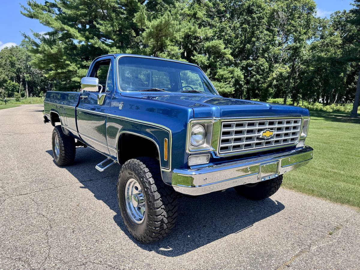 Chevrolet-silverado-1975-2