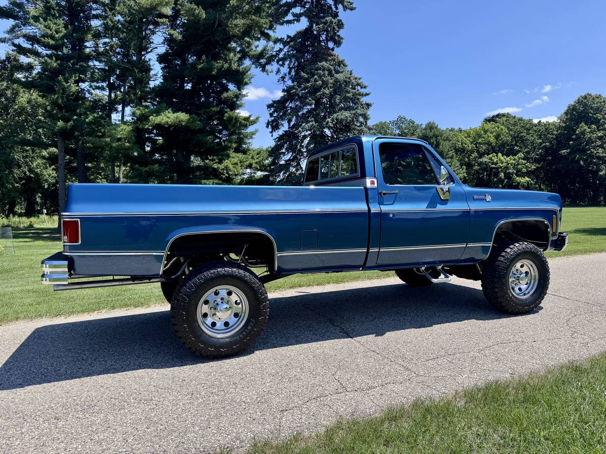 Chevrolet-silverado-1975-6