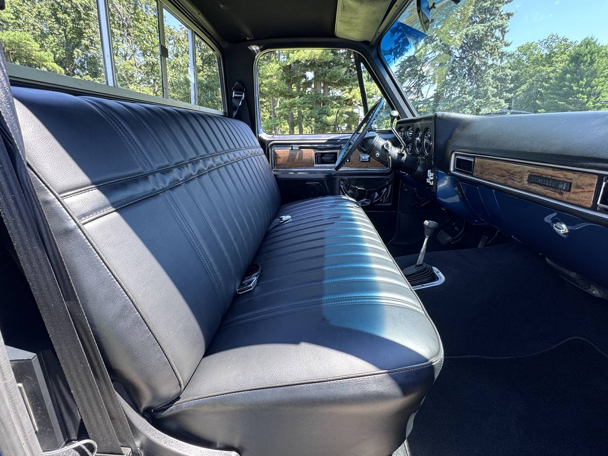 Chevrolet-silverado-1975-9