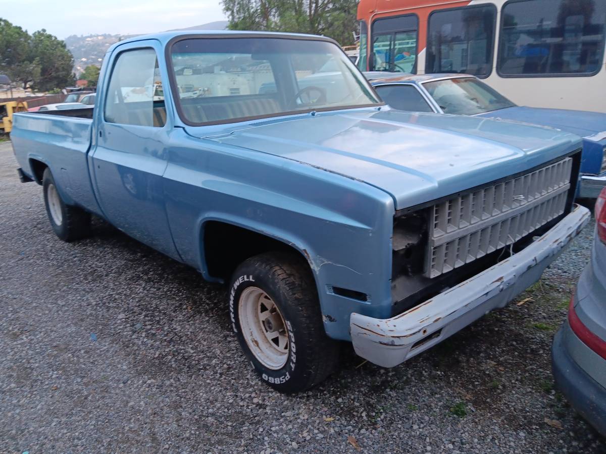 Chevrolet-silverado-1981-blue