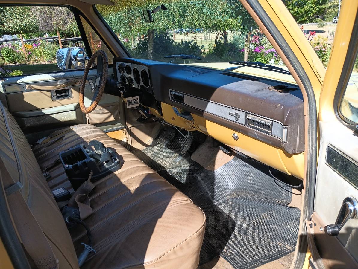 Chevrolet-silverado-1981-yellow-6