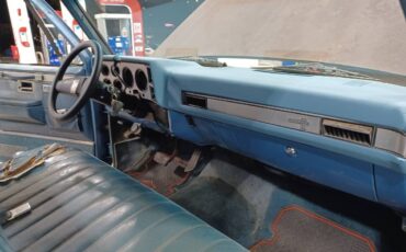 Chevrolet-silverado-1983-10