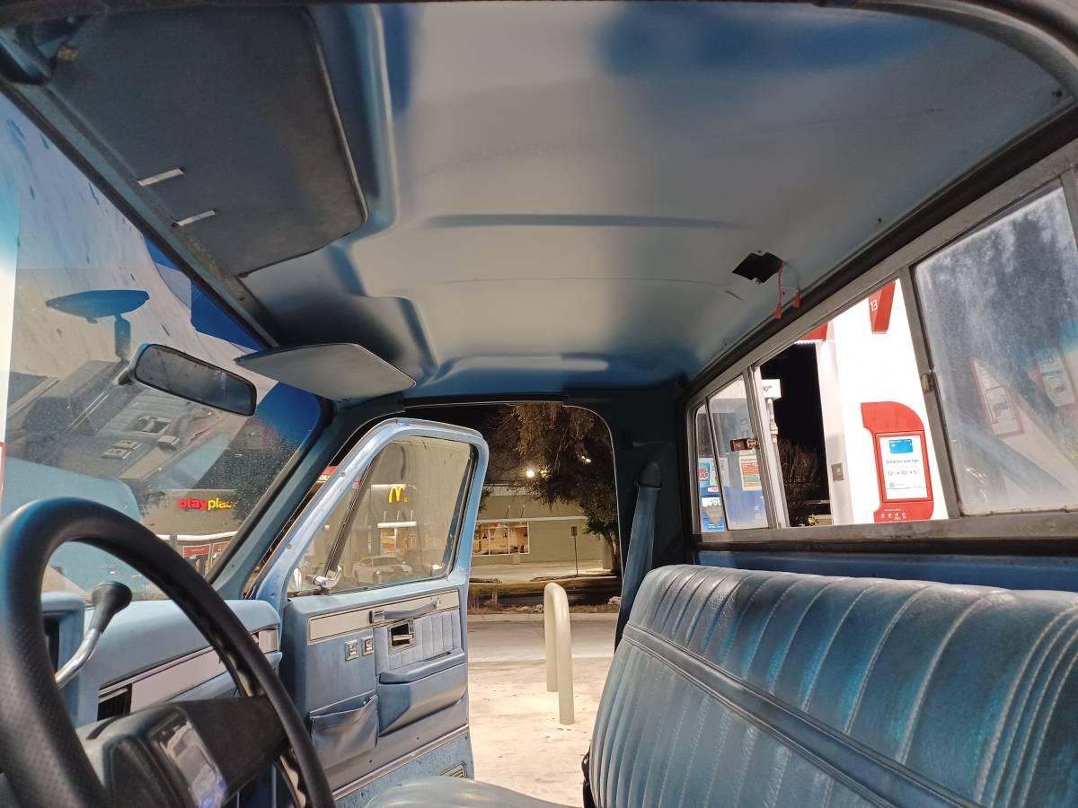 Chevrolet-silverado-1983-12
