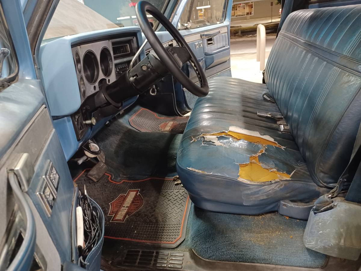 Chevrolet-silverado-1983-13