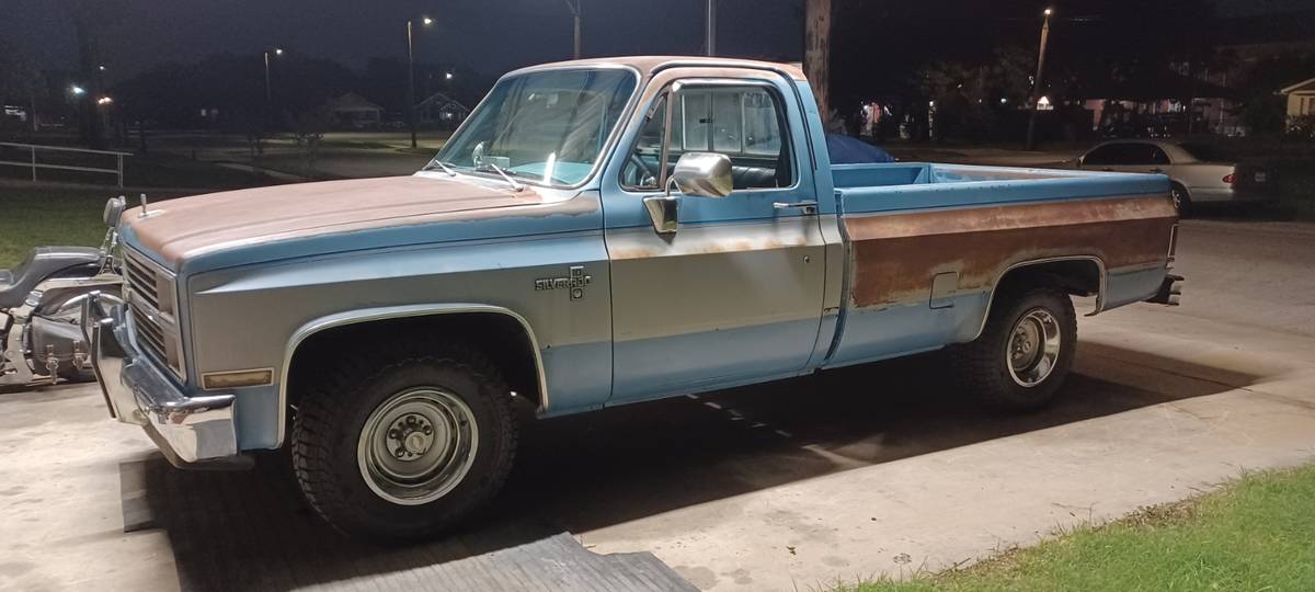 Chevrolet-silverado-1983-15