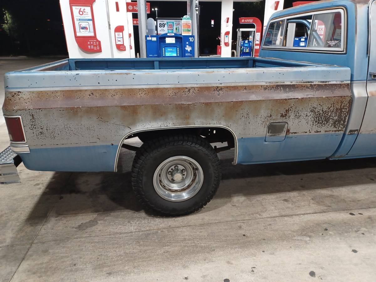 Chevrolet-silverado-1983-17