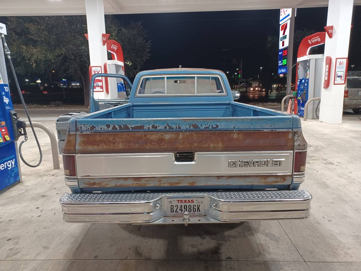 Chevrolet-silverado-1983-3