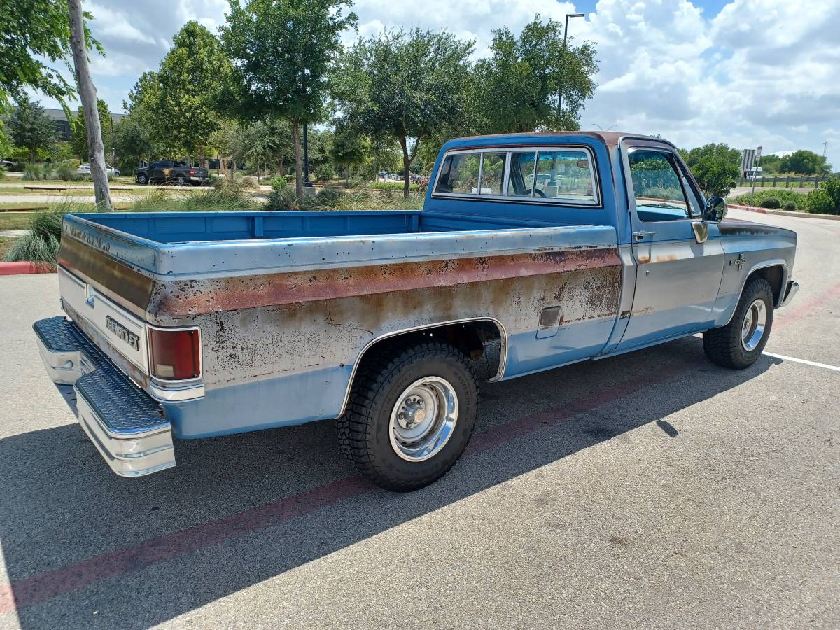 Chevrolet-silverado-1983-4