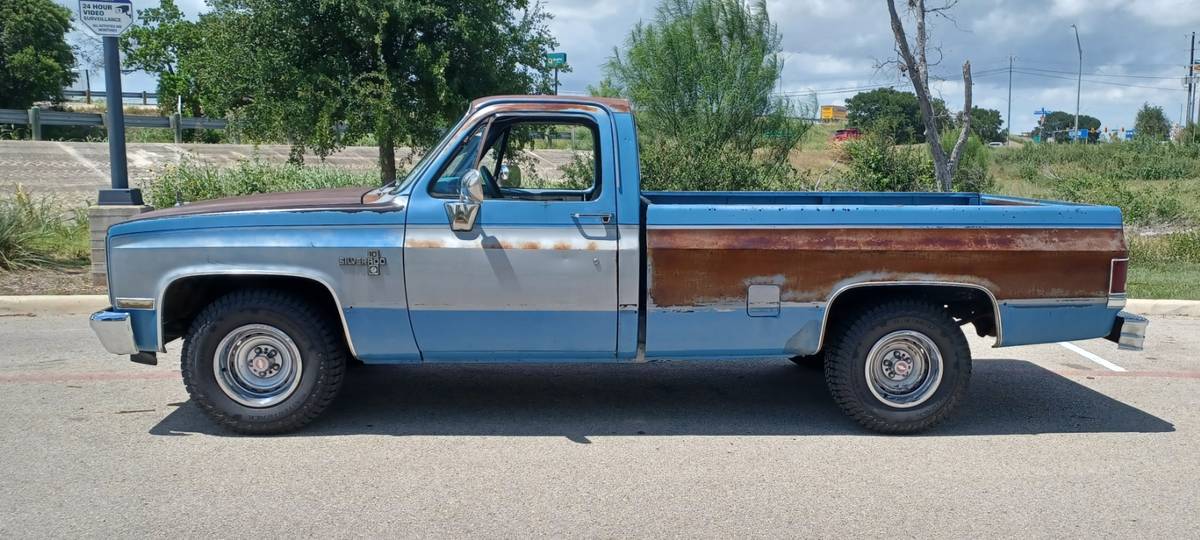 Chevrolet-silverado-1983-7