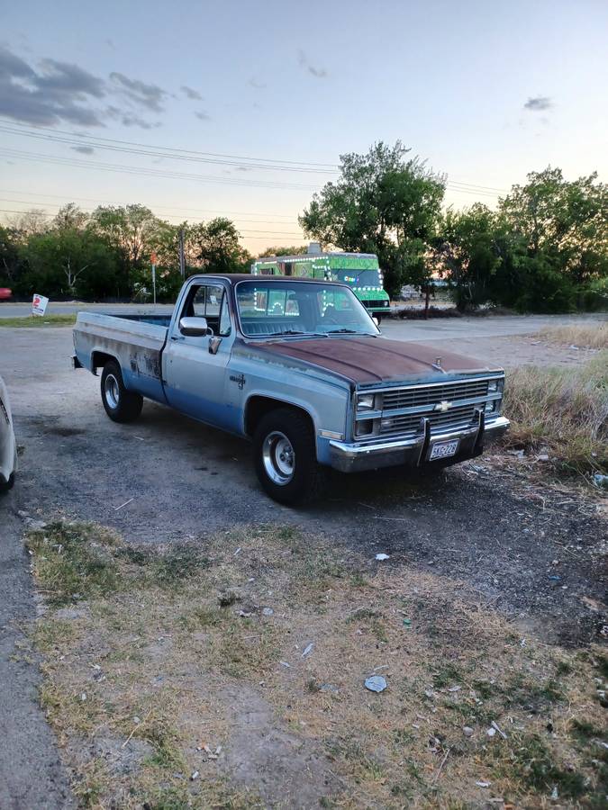 Chevrolet-silverado-1983-8
