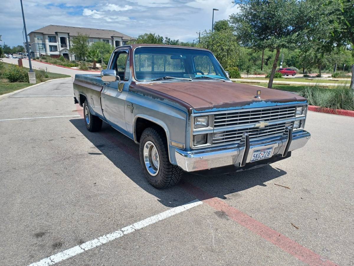 Chevrolet-silverado-1983