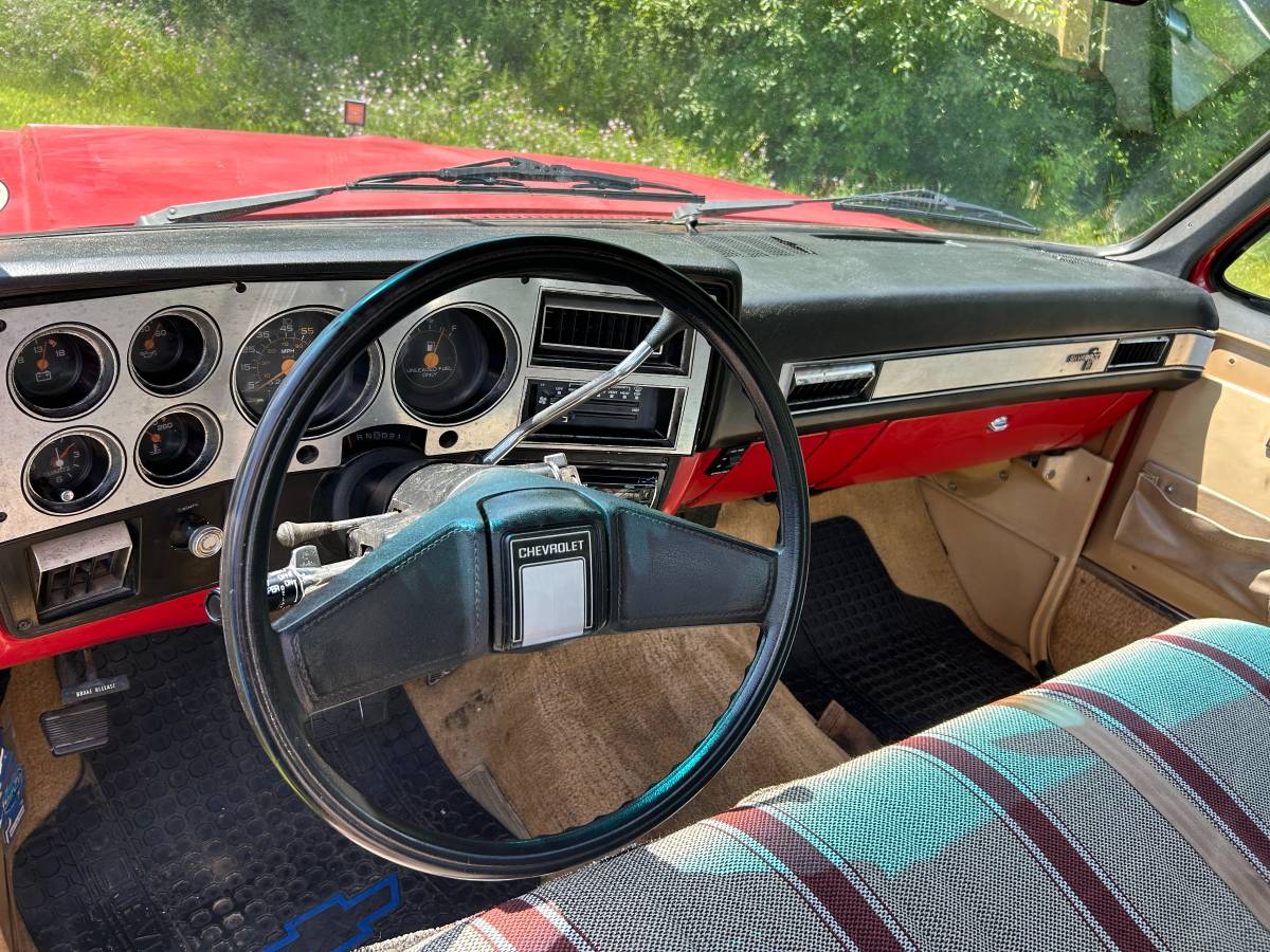 Chevrolet-silverado-1984-10