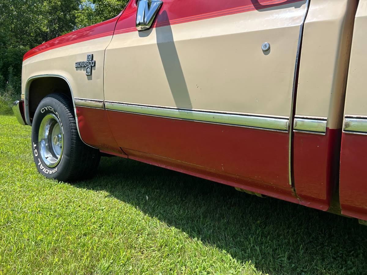 Chevrolet-silverado-1984-2