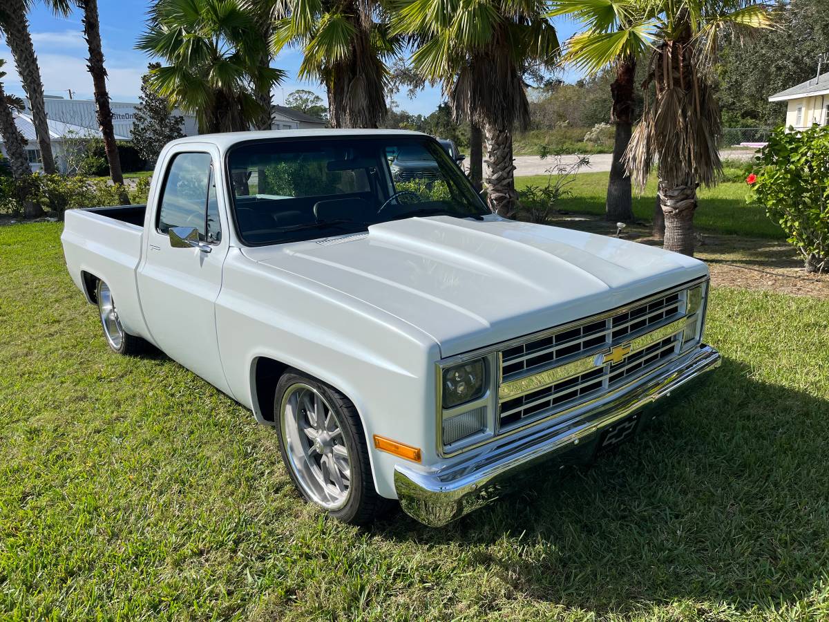 Chevrolet-silverado-1986-white-1