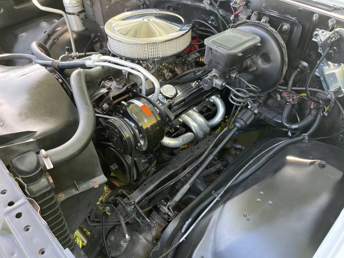 Chevrolet-silverado-1986-white-12