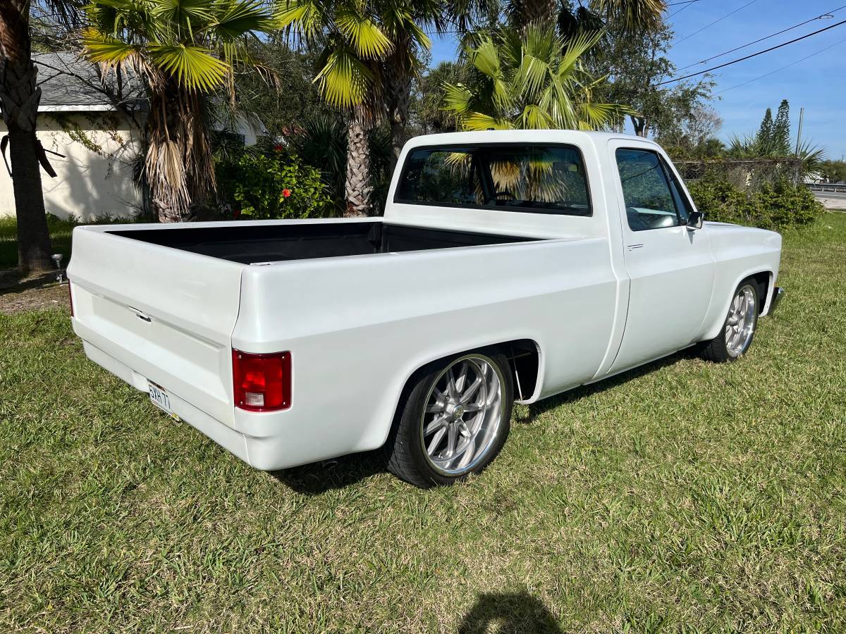Chevrolet-silverado-1986-white-2