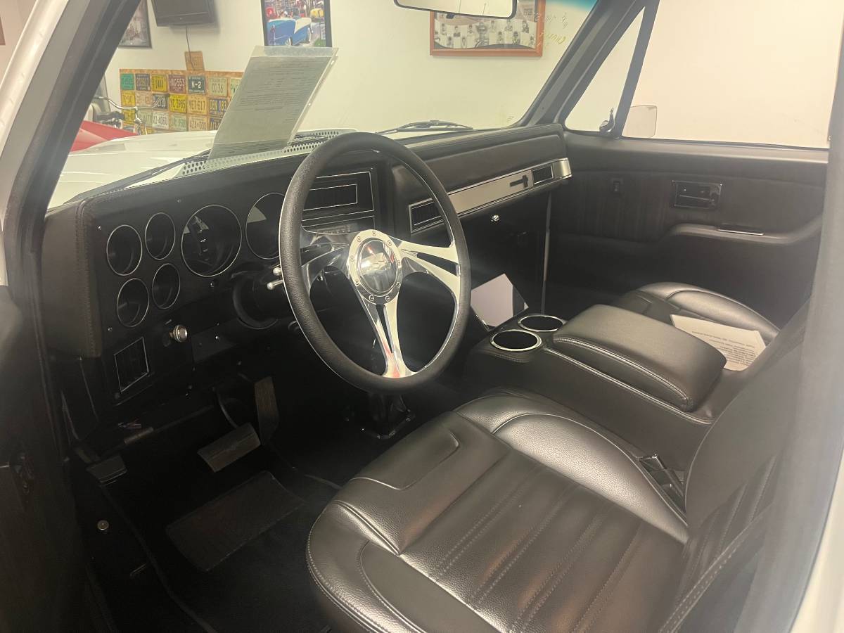 Chevrolet-silverado-1986-white-22