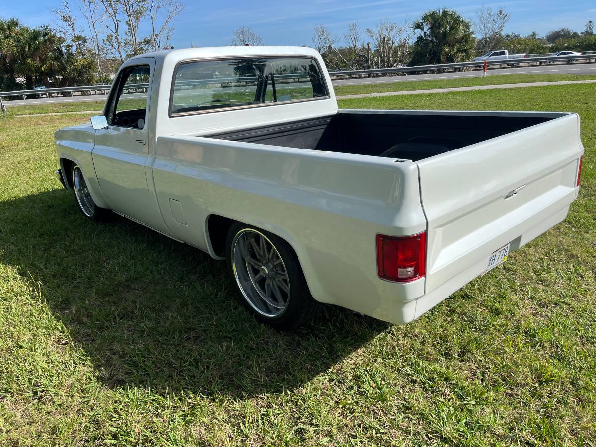 Chevrolet-silverado-1986-white-23