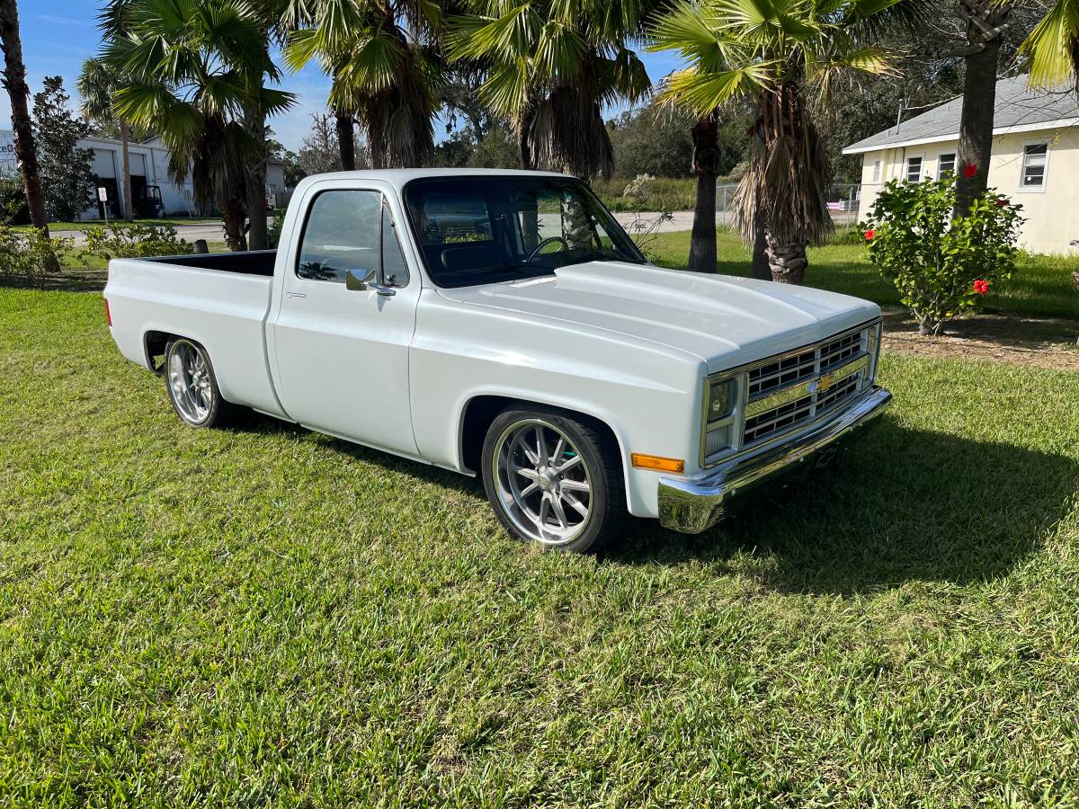 Chevrolet-silverado-1986-white