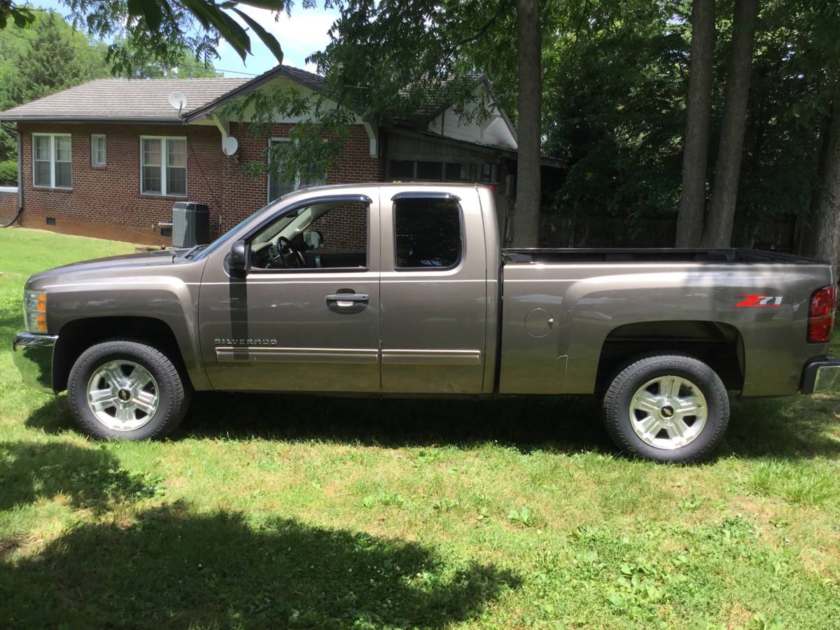 Chevrolet-silverado-1990-silver-1