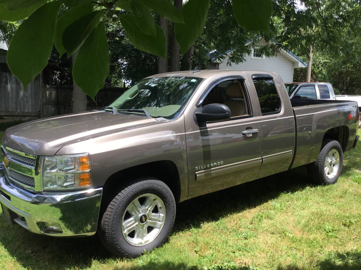 Chevrolet-silverado-1990-silver-12
