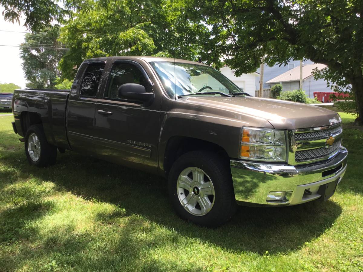 Chevrolet-silverado-1990-silver-4