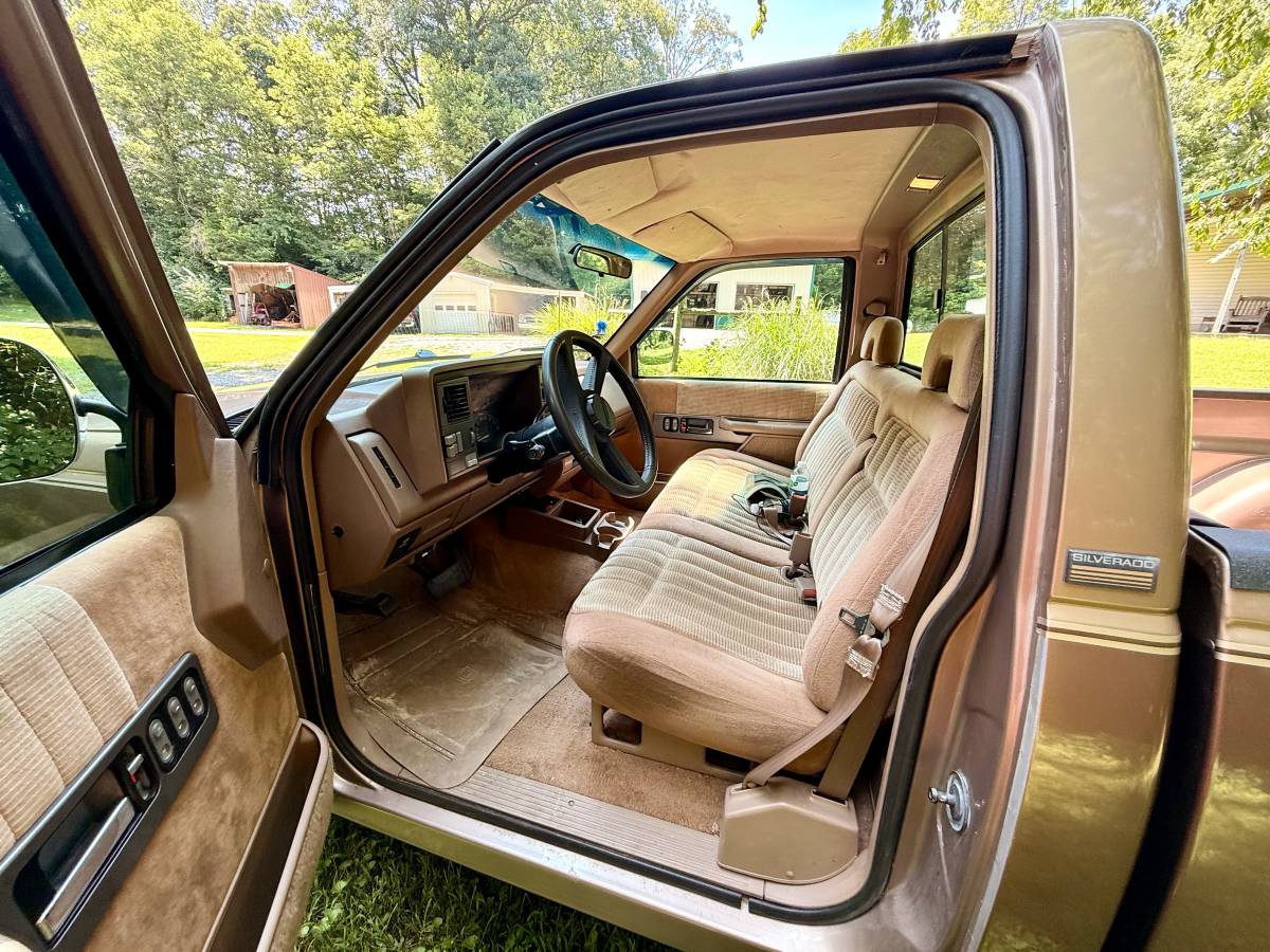 Chevrolet-silverado-1994-brown-2
