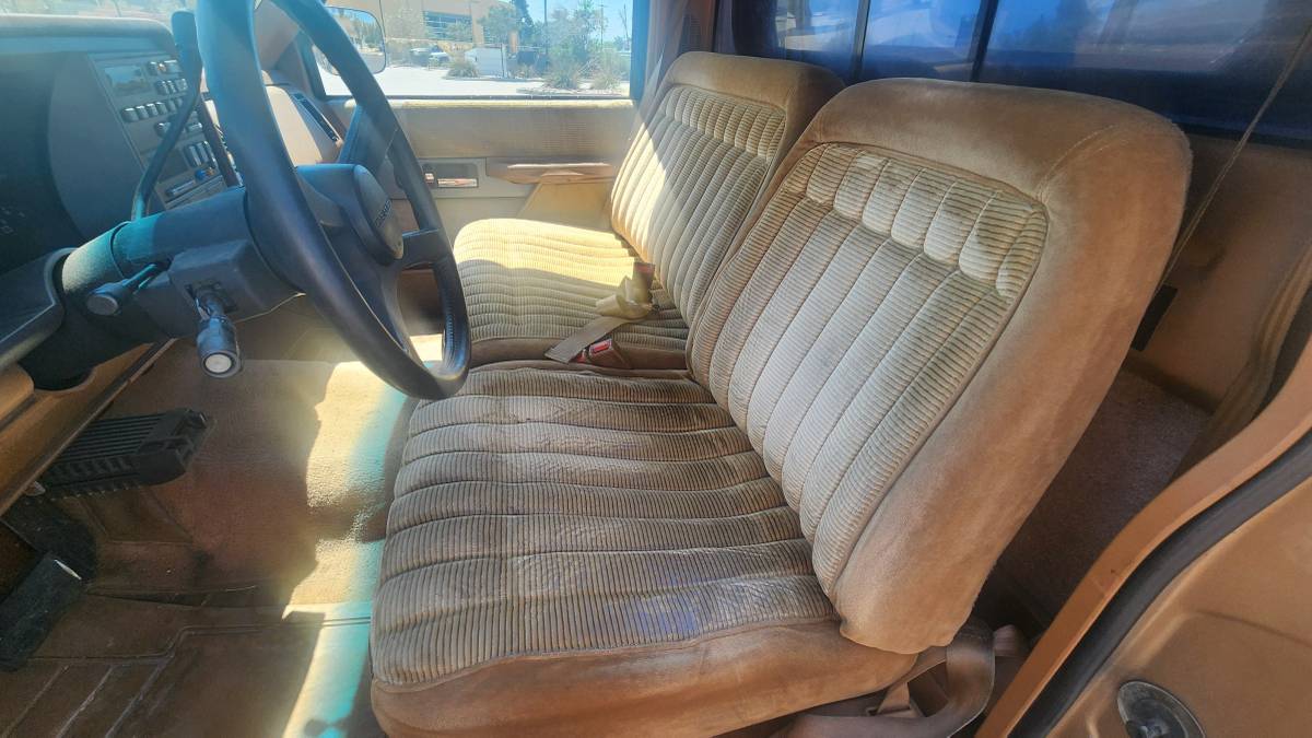 Chevrolet-silverado-2500-1990-brown-10