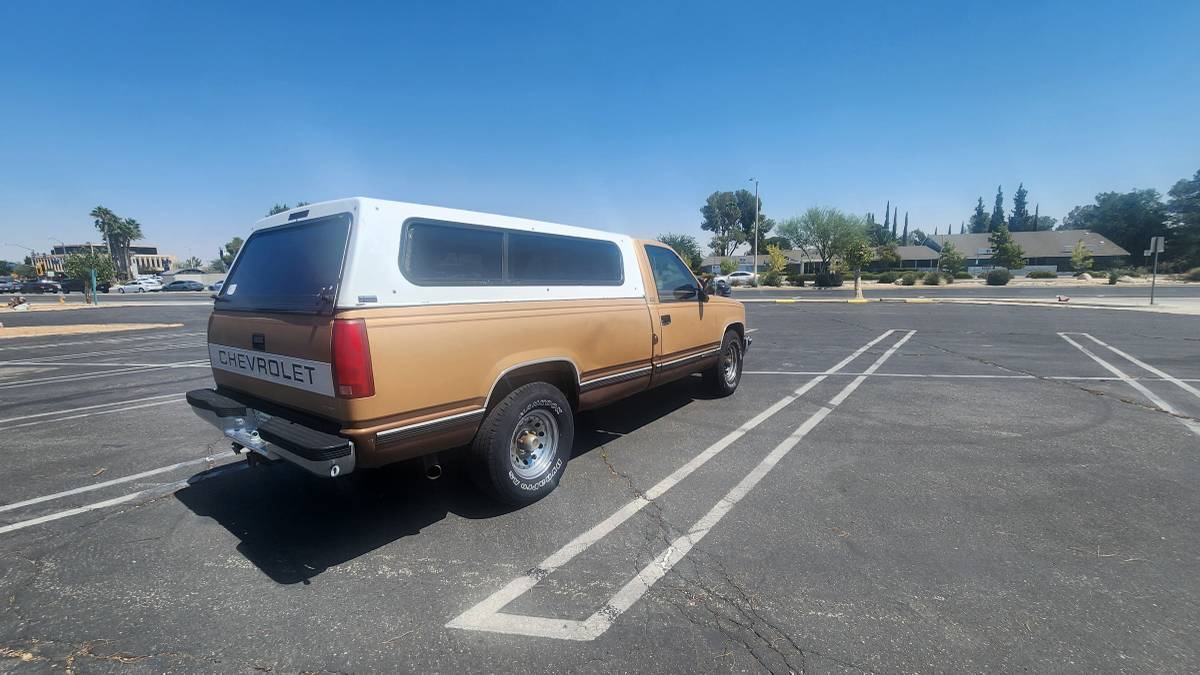 Chevrolet-silverado-2500-1990-brown-4