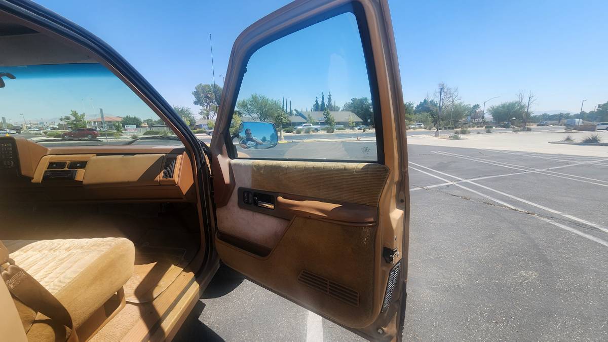 Chevrolet-silverado-2500-1990-brown-6