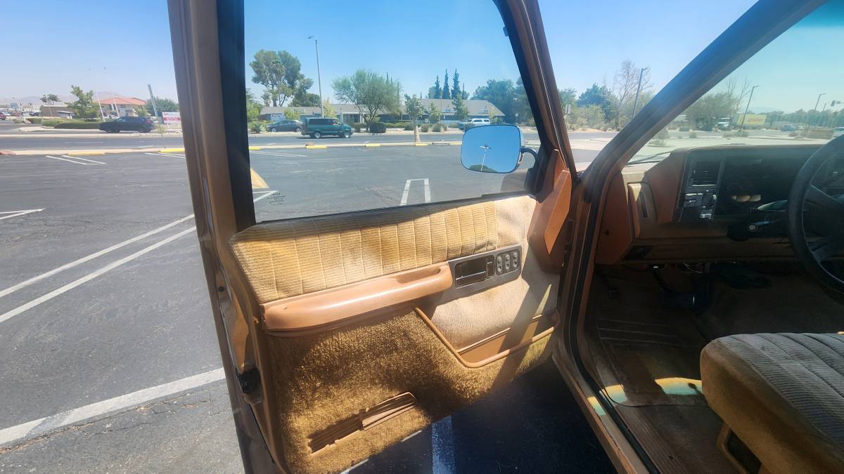 Chevrolet-silverado-2500-1990-brown-9