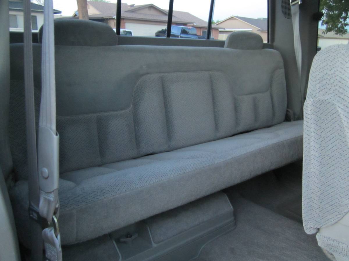 Chevrolet-silverado-2500-4x4-1995-white-16