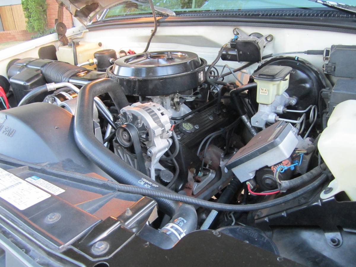 Chevrolet-silverado-2500-4x4-1995-white-18